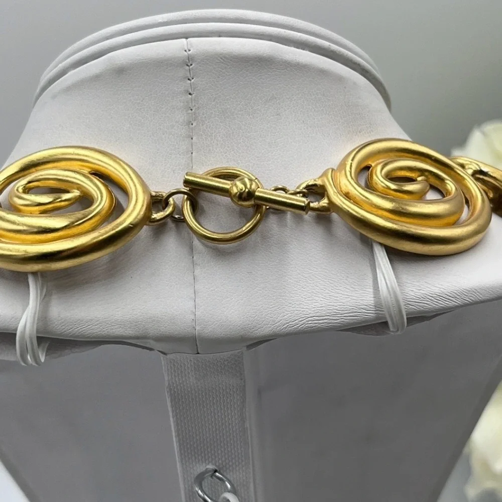 Vintage Modernist‎ Matte Gold Tone Satin Finish Swirl Link Toggle Necklace